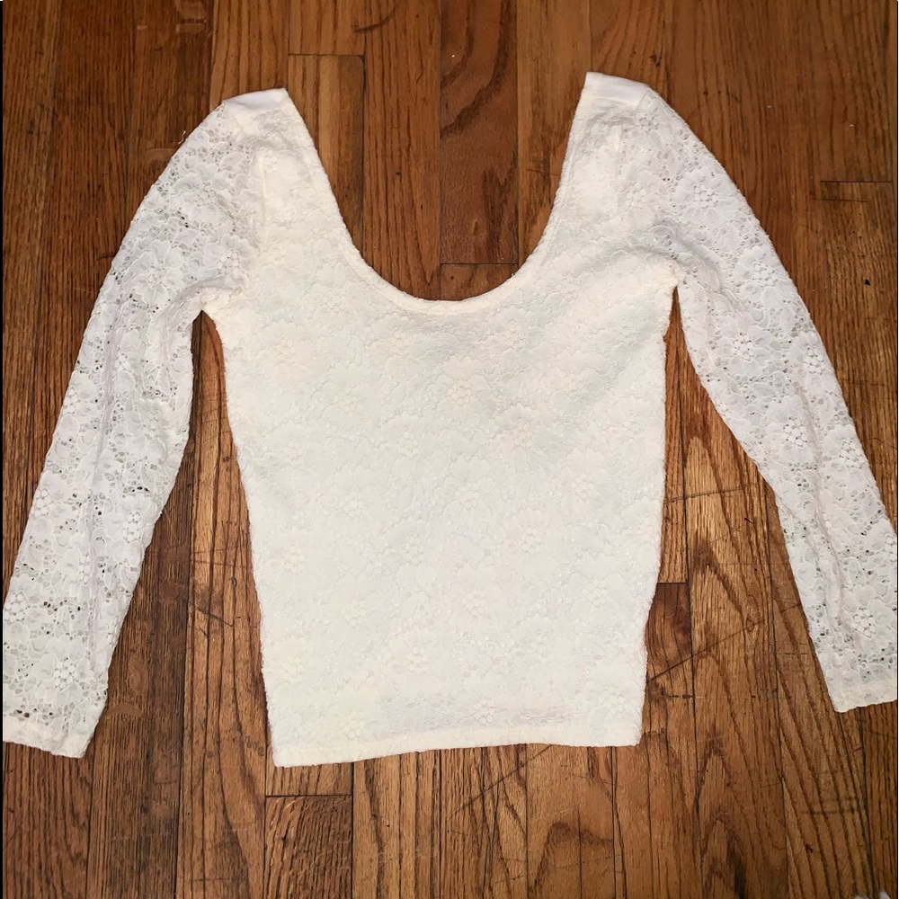 Lace cropped quarter length shirt